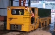 浙江15噸鋰電池變頻電機(jī)車現(xiàn)場(chǎng)調(diào)試