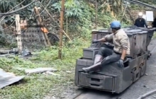 新疆5噸防爆湘潭電機(jī)車國(guó)外運(yùn)行視頻